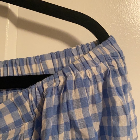 ✨ANY 2 FOR 15 ANY 3 FOR 20✨- Forever21 Off Shoulder Blue and White Gingham Top - Picture 9 of 10